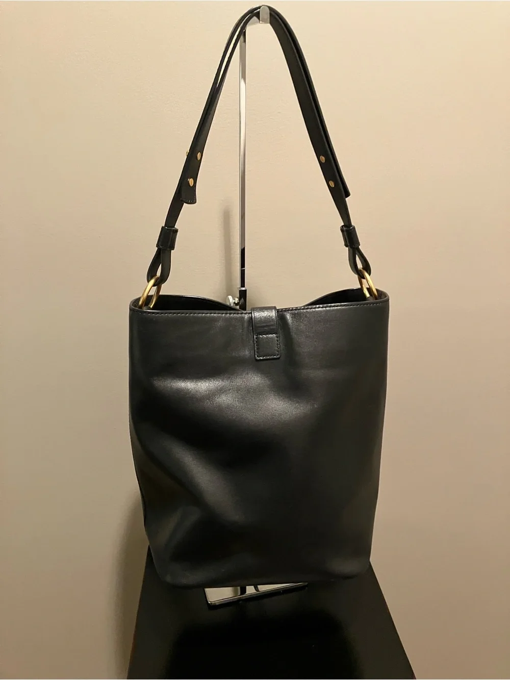 Tory Burch Black Leather Logo Bucket Shoulder Bag